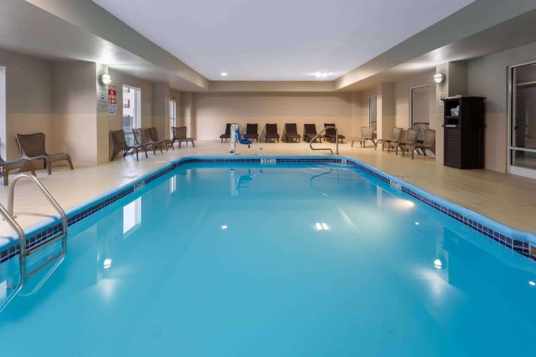 La Quinta Inn & Suites by Wyndham Columbus West - Hilliard — photo 2