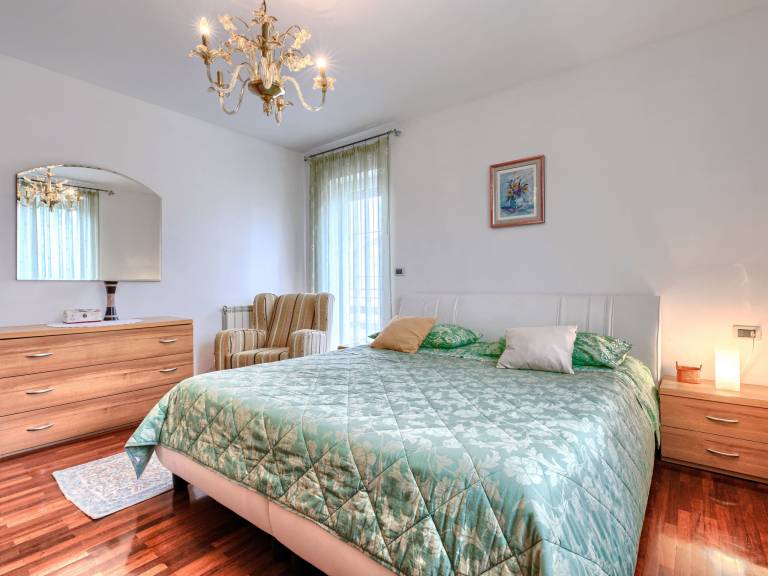 Family-oriented house with private pool, yard & barbecue | Nature view | Pet-friendly — photo 4
