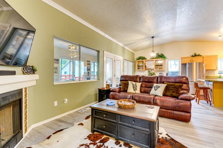 Mountain-View Deck: Pet-Friendly Home in Prescott — photo 5