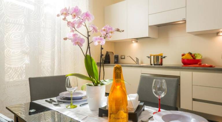 Children-friendly nice apartment with terrace | Next to Como Cathedral | Good for workation | Pets allowed — photo 5