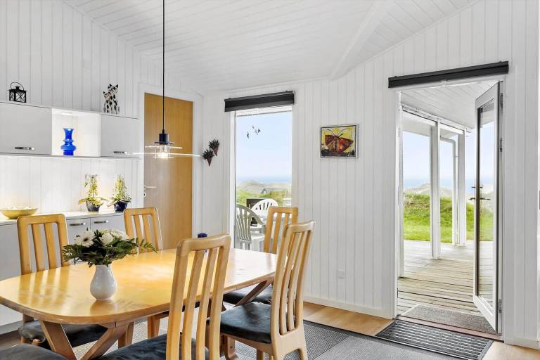 Fully equipped big vacation home with patio, grill & sauna | Sea view | Close to the beach | Dogs allowed — photo 4