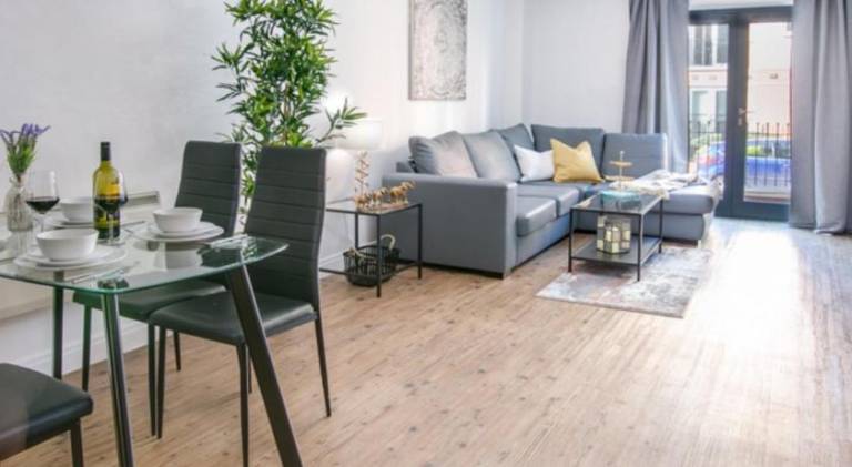 Apartment with 2 rooms for 4 persons in Birmingham