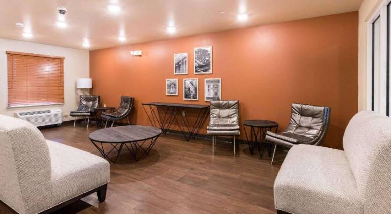 WoodSpring Suites Lafayette — photo 2