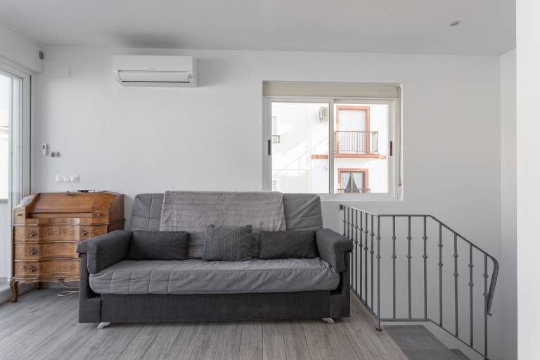 Vacation Home "Casa Familiar 8 personas" with Wi-Fi & Terrace; Pets Allowed — photo 5