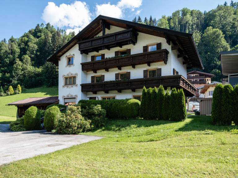 Holiday apartment with patio in Kitzbuhel