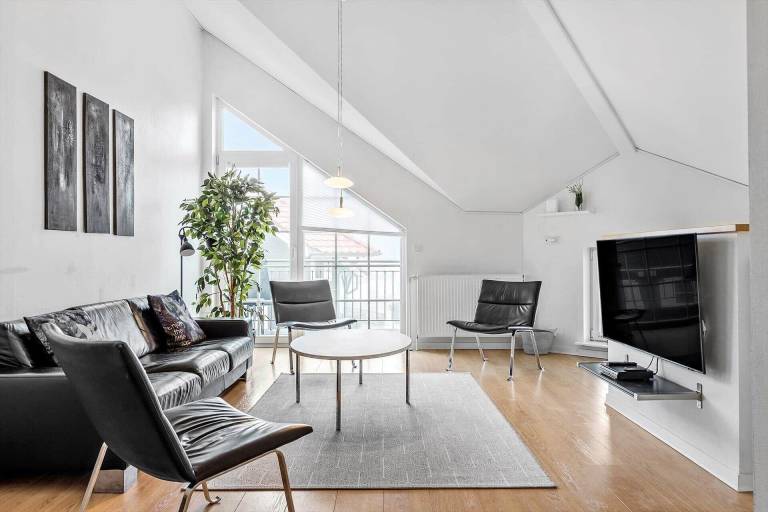 Fully equipped house with patio, BBQ & hot tub | Dogs allowed — photo 4