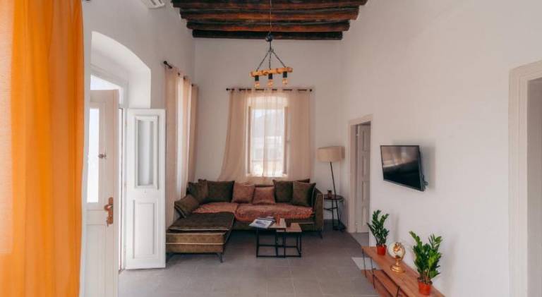 Villa with terrace — photo 3