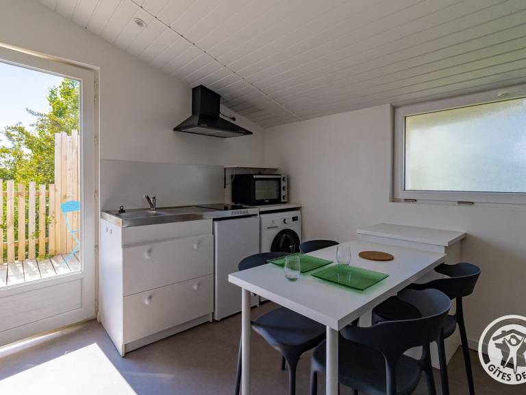 Cottage with barbeque — photo 3