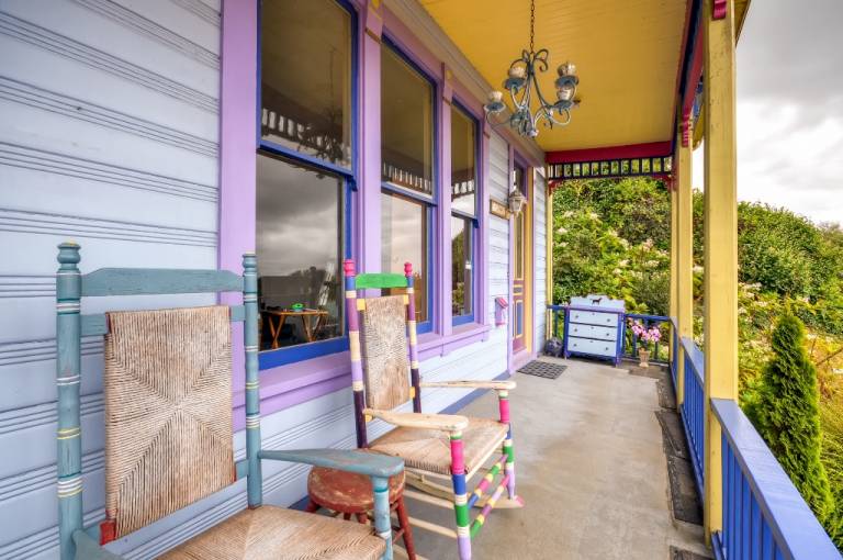 'Astoria Painted Lady' Historic Apt w/ River View! — photo 2