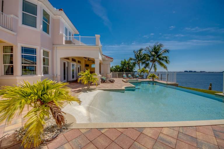 Villa Caloosahatchee
