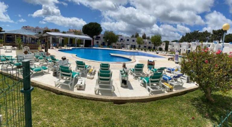 Nice Terrace and Pool Alvor Flat in Portimão