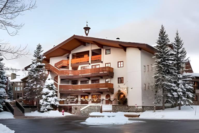 Goldener Hirsch Inn — photo 4
