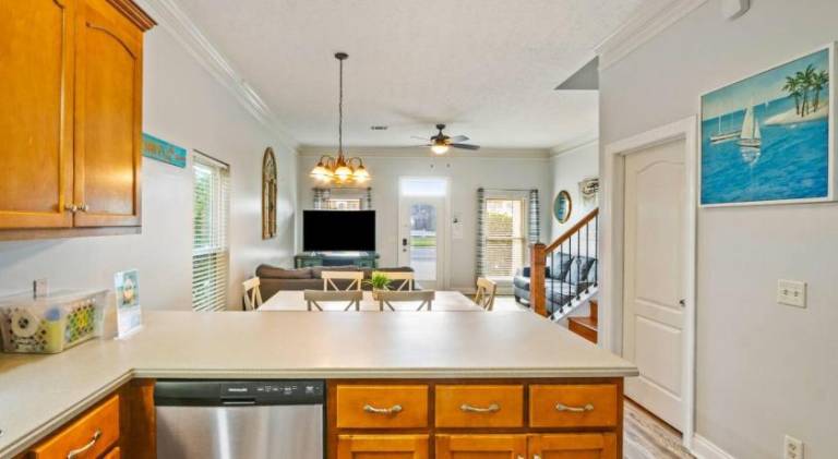 Beautiful vacation home with pool | Beach nearby | Dogs allowed — photo 5
