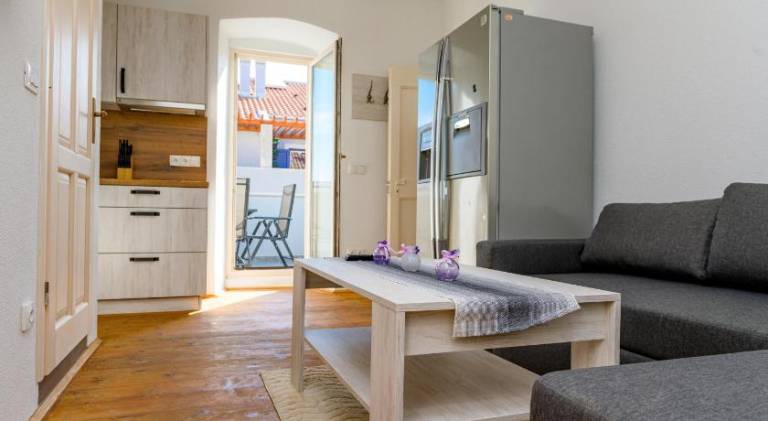 Nice vacation home with pool | Pet-friendly — photo 2