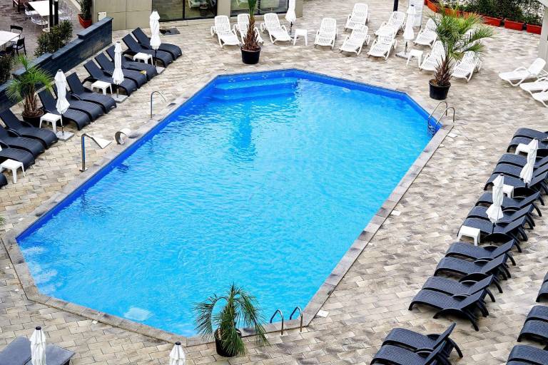 Nice holiday apartment with sauna, patio & barbeque | Beach nearby | Dogs allowed in Constanta