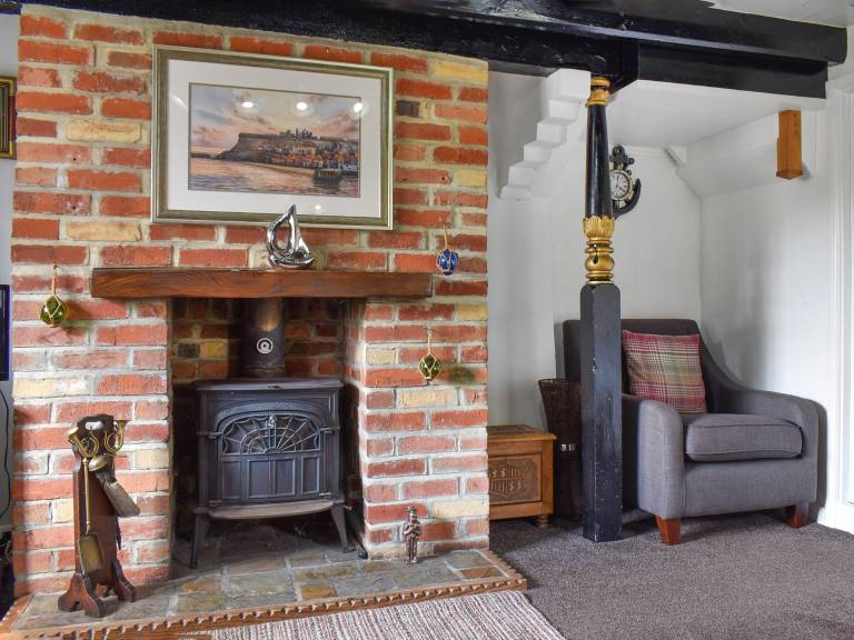 Family-oriented cottage with yard | River view | Dogs allowed — photo 4