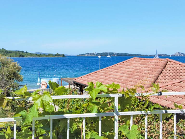 Apartament Srima