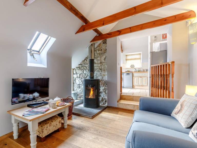 Fully equipped cottage with yard | Pets are welcome in Wotton-under-Edge