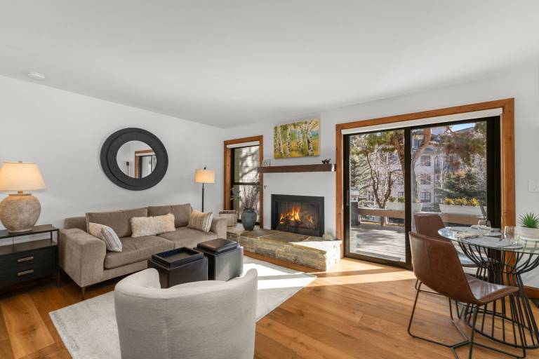 All Season Sun Valley Retreat w Deck & Grill