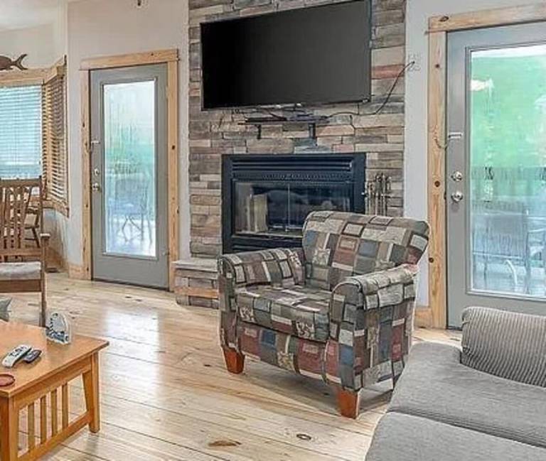Family-oriented house with yard & terrace | Pets are welcome — photo 4