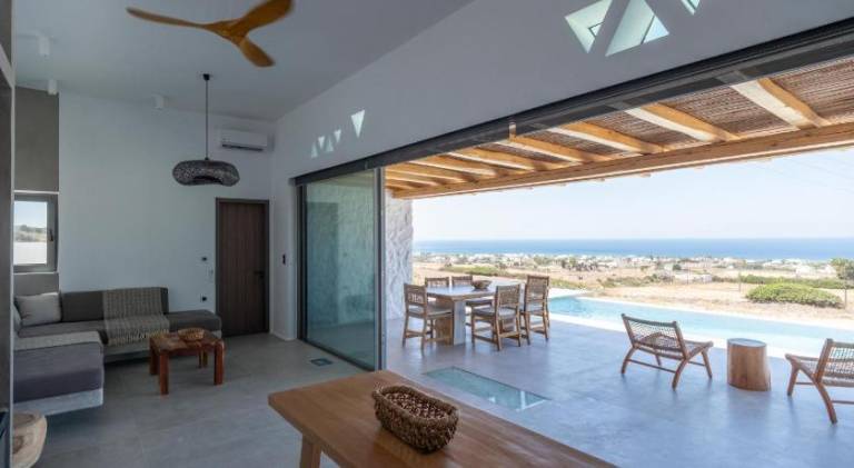 Beautiful villa with terrace, yard & private pool | Perfect for remote work | Dogs allowed — photo 2