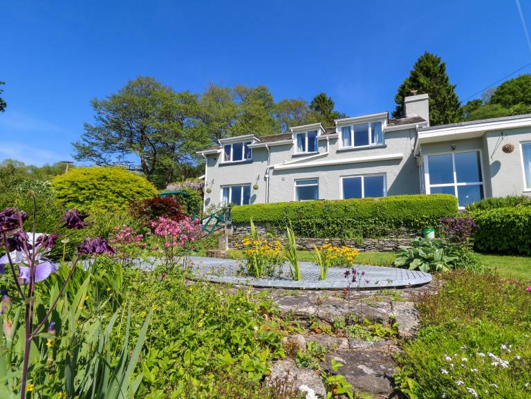 Fully equipped cottage with garden & hot tub | Pets are welcome — photo 2
