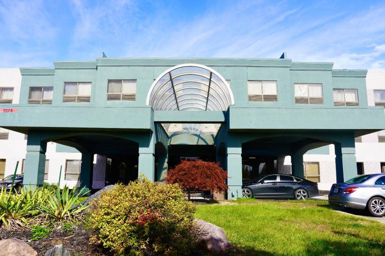 American Inn & Suites in Waterford, MI