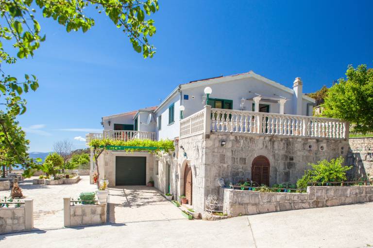 Casa Veliko Brdo