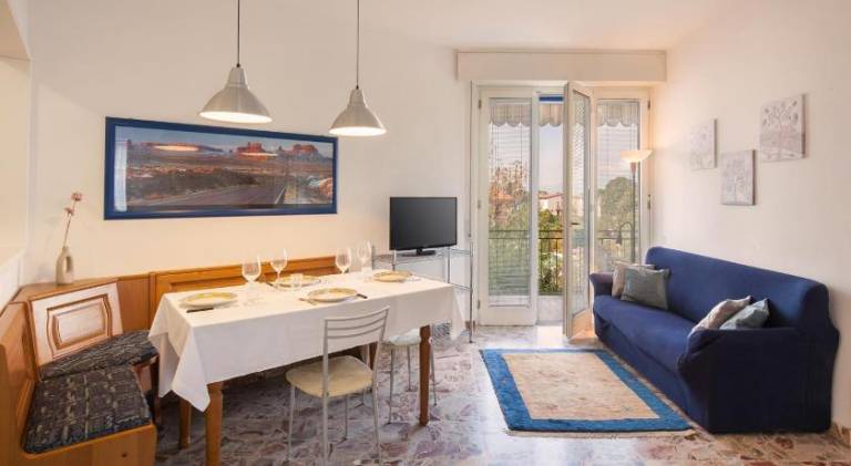 Holiday apartment with 2 rooms for 4 persons — photo 2