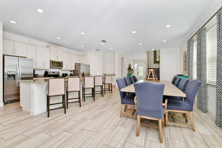 Family-friendly vacation home with private pool | Pet-friendly — photo 4