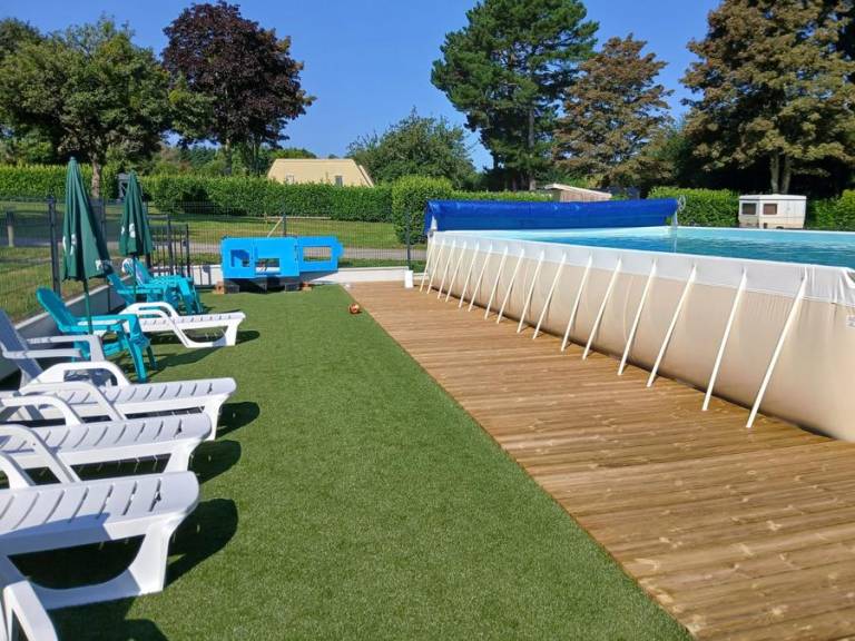 Mobile home with heated pool & terrace — photo 3
