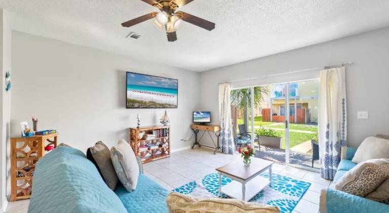 Vacation home with pool | Pet-friendly in Miramar, FL