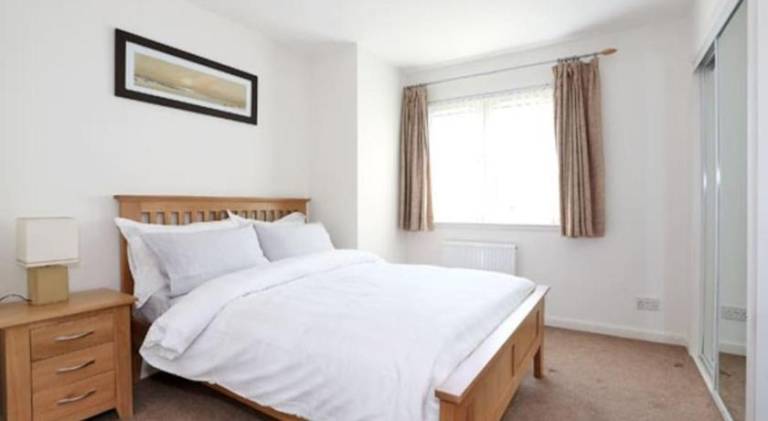 2-Bed Condo Best of Beach & City, FREE Parking in Aberdeen