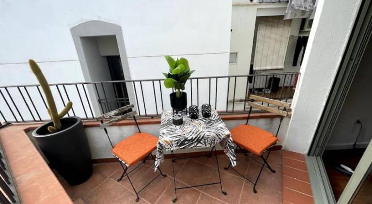 Rental apartment with patio — photo 3