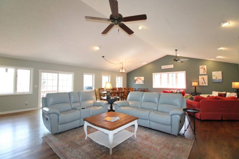 Fully equipped vacation home with pool, barbeque & jacuzzi | Pets allowed — photo 4