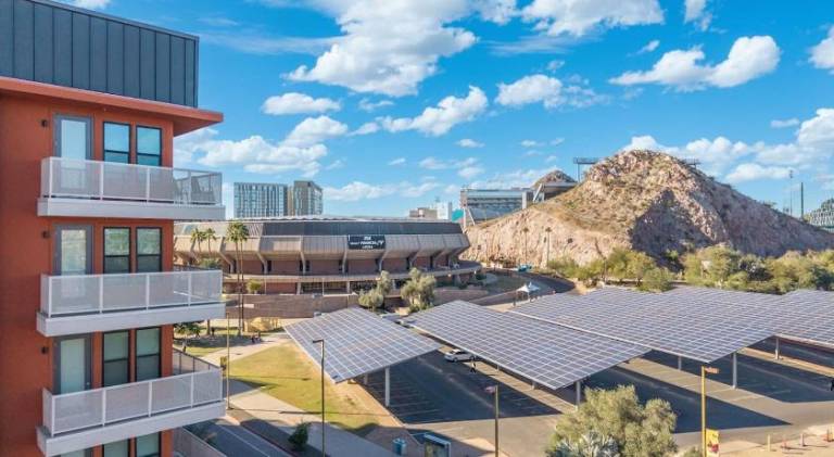 Holiday apartment with pool in Tempe, AZ