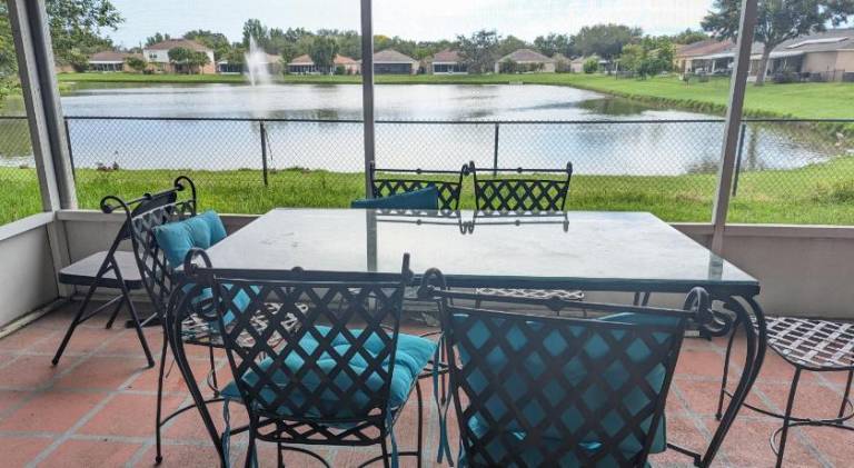 Near Disney cozy quiet place 2 privet rooms queen bed up to 4 people — photo 4
