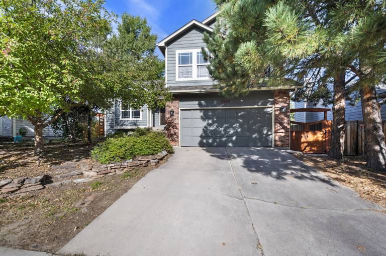 House with yard & patio — photo 3