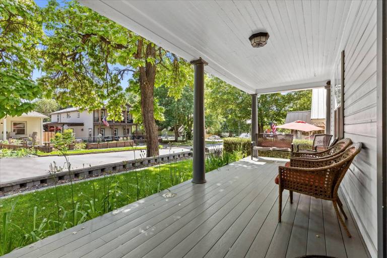 Vacation home with BBQ | City view — photo 5