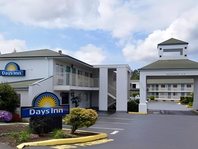 Days Inn by Wyndham Federal Way in Federal Way, WA