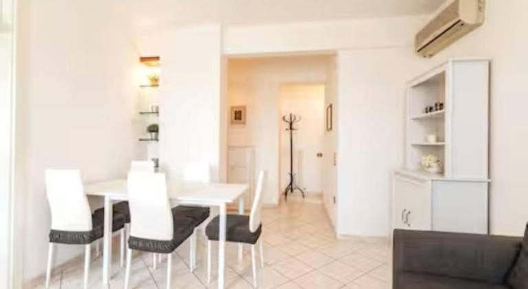 Apartment with 2 rooms for 5 persons — photo 3