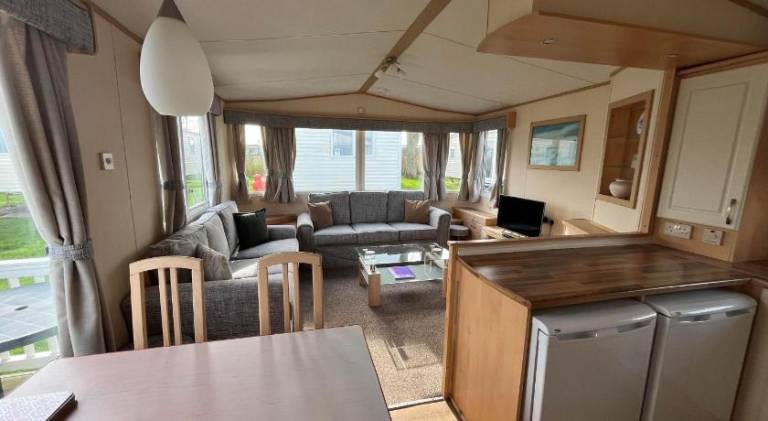 B8, Three bedroom caravan - California Cliffs, Parkdean Resort, Scratby - Sleeps 8, bed linen, towel in Great Yarmouth