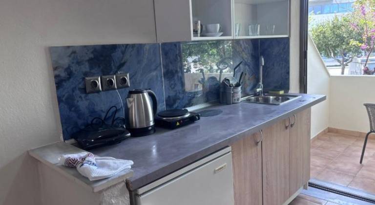 Holiday apartment with patio — photo 2