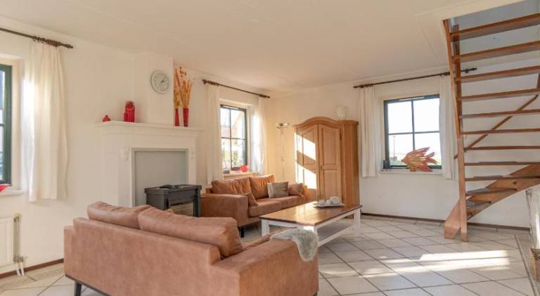 Villa with 2 rooms for 4 persons — photo 4