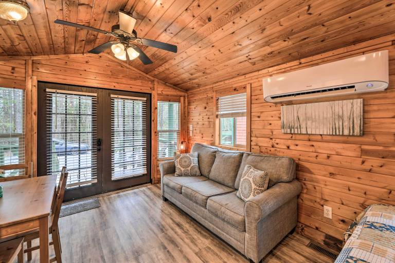 Beautiful New Bern Studio Cabin w/ Fire Pit! — photo 5