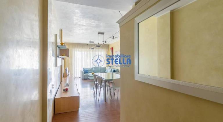 Apartment with patio — photo 4