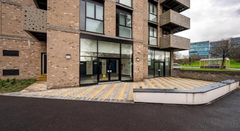 The Salmon Suite - 6 Westminster Park — photo 4