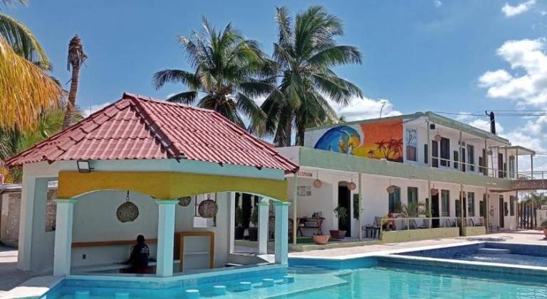 Pelican Inn at Las Dunas Chelem in Progreso