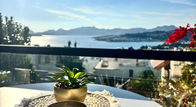 Fully equipped holiday apartment with heated pool, yard & hot tub | Pets allowed — photo 5