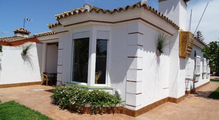 Fully equipped house with private pool, garden & grill | Suitable for remote work | Pets are welcome — photo 2